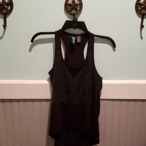 Tank top razorback with sequence